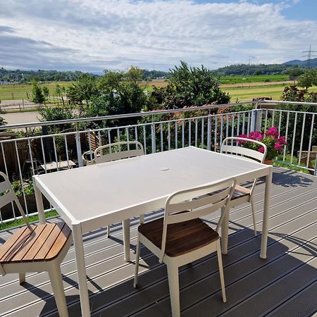 Fewo1 Neuwertige, Grosse 110Qm Fewo Ueber Zwei Etagen Mit Balkon Im Aussenbereich Riegel Zewnętrze zdjęcie